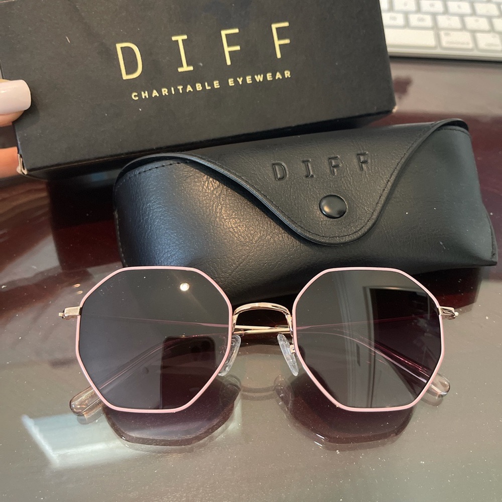 Brand new and never worn Diff sunglasses!